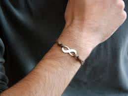 le bracelet un bijoux tendance chez l'homme