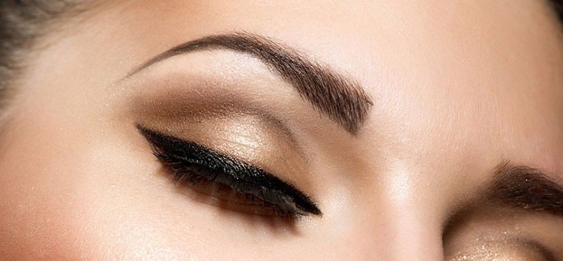 Faire le bon choix de maquillage permanent pour ses sourcils