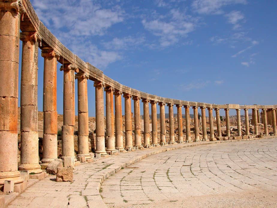Oval plaza sur les ruines de la cité antique de Gérasa